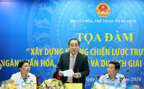  Thứ trưởng Bộ VHTTDL Lê Khánh Hải phát biểu tại tọa đàm